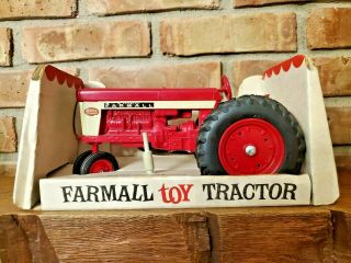 Ertl Ih Mccormick Farmall 560 Toy Farm Tractor,  With Box