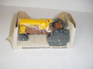 1/24 Vintage Minneapolis Moline M - 602 Tractor W/bubble Box (1963)