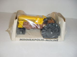 1/24 Vintage Minneapolis Moline M - 602 Tractor W/Bubble Box (1963) 6