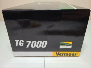 Peterbilt 379 Vermeer TG7000 Tub Grinder - White TWH 1:50 Model T01006 6