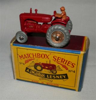 SCRIPT Box 1950s.  MOKO.  Matchbox.  Lesney,  4 Massey Harris Tractor.  Bxd. 4