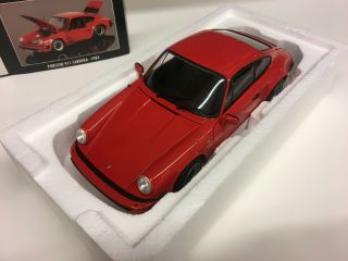 Porsche 911 Carrera Coupe 1983 Minichamps 100063021 1/18 Scale Red