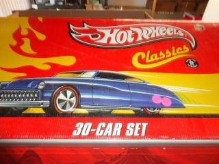 Hot Wheels Classics (30) Car Chase Set