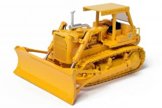 Caterpillar Cat D8k Dozer With A - Blade And Winch - Ccm 1:48 Scale Model
