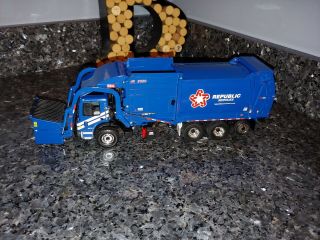 First Gear Republic Services Garbage Truck Diecast Collectible Model
