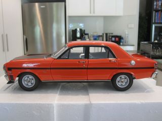 1:18 Classic Carlectables 1970 Ford Xw Falcon Phase Ii Gt - Ho Brambles Red