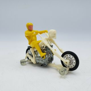 Mattel Hot Wheels Rrrumblers Bone Shaker With Yellow Hooded Rider