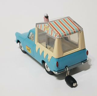 Corgi / Hornby Hobbies,  No.  474,  Wall ' s Ice Cream Van with Chimes,  - 3