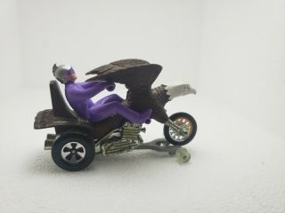 1972 Hot Wheels Rrrumblers Bold Eagle (brown/white Head) Purple Fin Rider