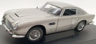 Autoart 1/18 Scale 70020 - 1st Aston Martin Db5 Silver 007 James Bond Goldfinger