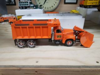 FIRST GEAR 1/25 1960 MACK B - 61 STATE HIGHWAY DUMP TRUCK WITH PLOW MIB 3