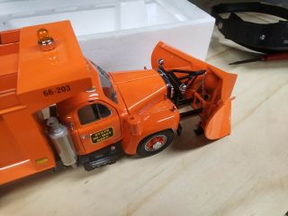 FIRST GEAR 1/25 1960 MACK B - 61 STATE HIGHWAY DUMP TRUCK WITH PLOW MIB 6