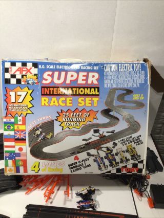 Team Afx International Race Set H.  O.  Scale Electric Road Racing Set 1998