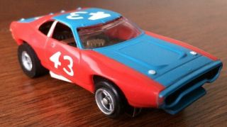 Nmint Aurora Afx Magnatraction Plymouth Road Runner Slot Car
