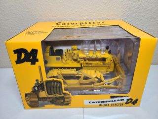 Caterpillar D4 Tractor 4s Bulldozer - Speccast 1:16 Scale Model Cust1354