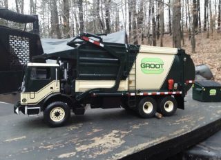 First Gear 1/34 Mack Mr Front Loader Groot Garbage Waste Recycling Trash Truck