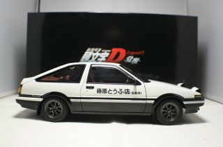 Autoart 1/18 Toyota Sprinter Ae86 Inital D Legend 1 (w Tofu Rack)
