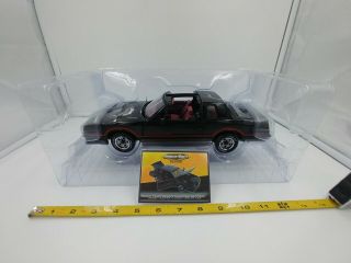 Vintage 1985 Chevy Monte Carlo Ss 1:18 Scale