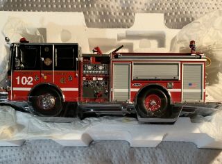 Code 3 Chicago Fire Department Luverne Pumper E - 102 Truck 1:32 Scale Diecast