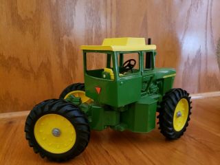 John Deere 7520 4 Wheel Drive Toy Tractor.  1/16 Scale. 2