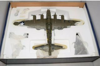 CORGI AVIATION ARCHIVE AA333301 B - 17F FLYING FORTRESS ' MEMPHIS BELLE ' 1:72 SCALE 2
