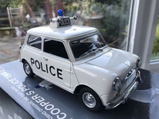 Kyosho Mini Cooper S Police 1968 - 1/18 Scale