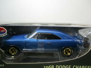 1/18 SCALE ERTL AMERICAN MUSCLE AUTHENTICS BLUE 1968 DODGE CHARGER R/T 2
