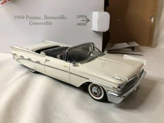 1/24 Scale Metal Danbury 1959 Pontiac Bonneville Convertible White