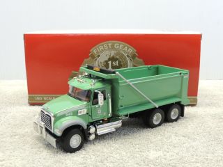 First Gear 50 - 3143 Mack Granite Us Forest Service Dump Truck 1/50 Scale
