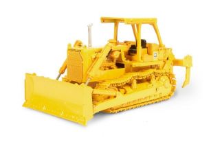 Caterpillar Cat D7g Dozer With S - Blade And Ripper - Ccm 1:48 Scale Model