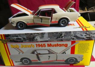 Rare,  1/18 Classic Carlectables,  1965 Castrol Mustang,  7,  Bob Jane