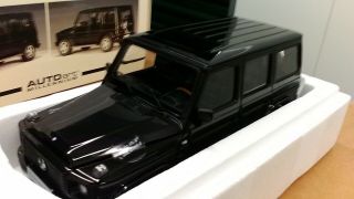 1:18 Scale Model By Autoart Mercedes Benz G - Wagon Suv Truck In Black.