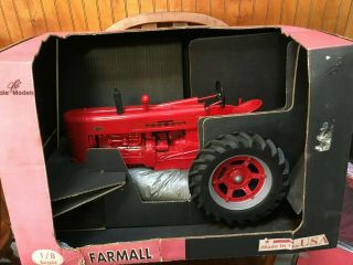 1/8 Farmall 400 Narrow Front Tractor By Scale Models Box Toy