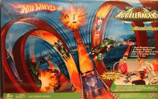 In The Box 2005 Hot Wheels Acceleracers Acceledrome Track Set