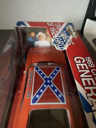 The DUKES OF HAZZARD 1969 Charger GENERAL LEE - 1/18 - 6