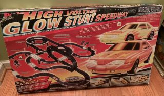 Like - Like High Voltage Glow Stunt Speedway Slot Car Track W 2 Cars Euc