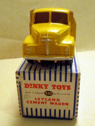 Dinky Toys,  533 Leyland Comet Cement Wagon,
