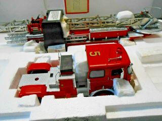 Franklin 1965 Seagrave Fire Engine Hook & Ladder W/ Wooden Stand B11wt77