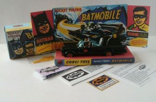 Batman - Corgi 267 1st Issue Batmobile 1960 