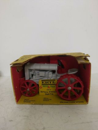 1/16 Vintage Fordson F Tractor In Green Acres Box By Ertl (1969)