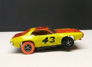 Vintage Aurora AFX 1/64th Slot Car Orange And Yellow Plymouth Road Runner 43 3