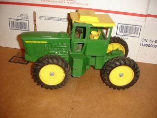 1/16 John Deere 7520 Toy Tractor
