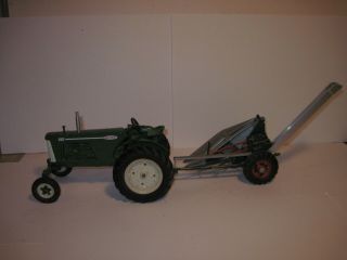 Oliver Farm Toy Tractor 880 Wide Front With Idea 1 Row Corn Picker 1/16