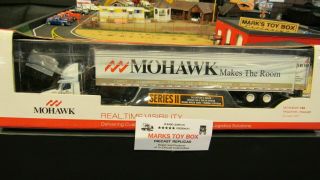 Dcp 30937 Mohawk Carpeting Ih 9200 Semi Day Cab Truck & Dry Van Trailer 1:64/cl