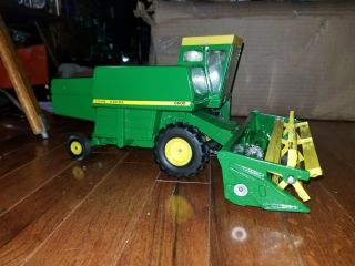 John Deere 6600 Combine With Chain Drive Toy