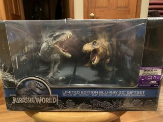 Jurassic World Limited Edition Blu - Ray Gift Set 3d Statues Indominus Rex & T - Rex