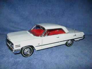 1963 Chevrolet Impala Ss Hardtop White 1:18 Welly Opening Hood Doors & Trunk
