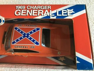 ERTL The DUKES OF HAZZARD 1969 Charger GENERAL LEE - 1:18 2