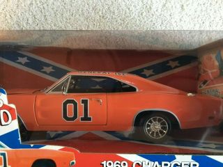 ERTL The DUKES OF HAZZARD 1969 Charger GENERAL LEE - 1:18 3