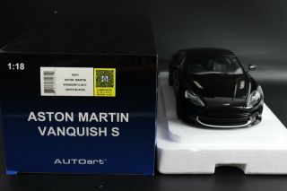 Aston Martin Vanquish S 2017 (onyx Black/white Accents) 1/18 Autoart 70271